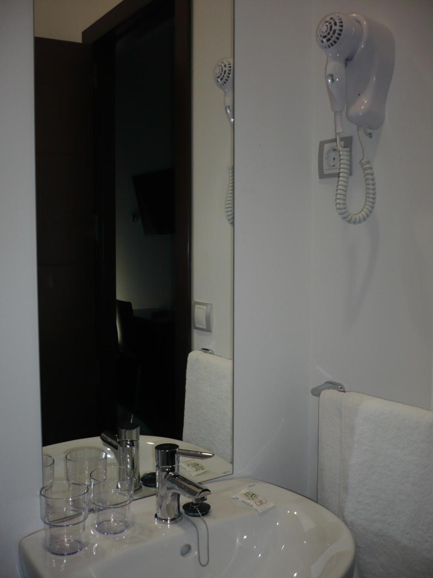 Hostal Cibeles มาดริด ภายนอก รูปภาพ